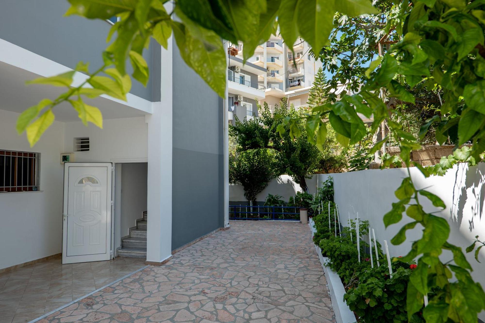 Hoteleks Inn & Suites Sarandë Exterior foto